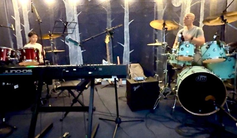 Cozy Rehearsal and Recording Studio for Bands, Vocals, and Karaoke Parties