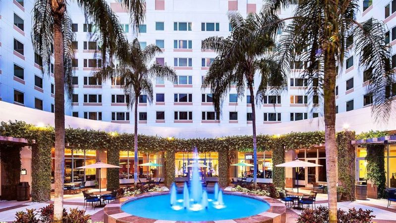 Renovated Plantation Hotel Ballrooms with Rooftop Pool and Meeting Rooms