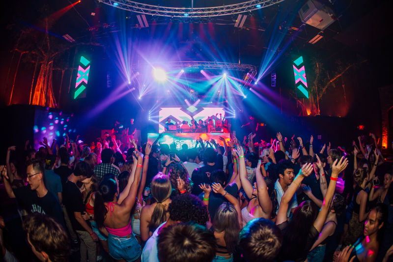 West Palm Live-event Venue with Stage, Bar and Flexible Main Floor