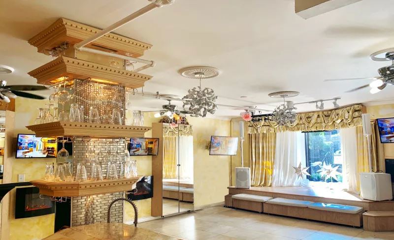 Harlem Lounge With Stage, Bar and Sound System for Creative Events