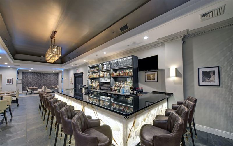 Roslyn Hotel Venue With Meeting and Event Space