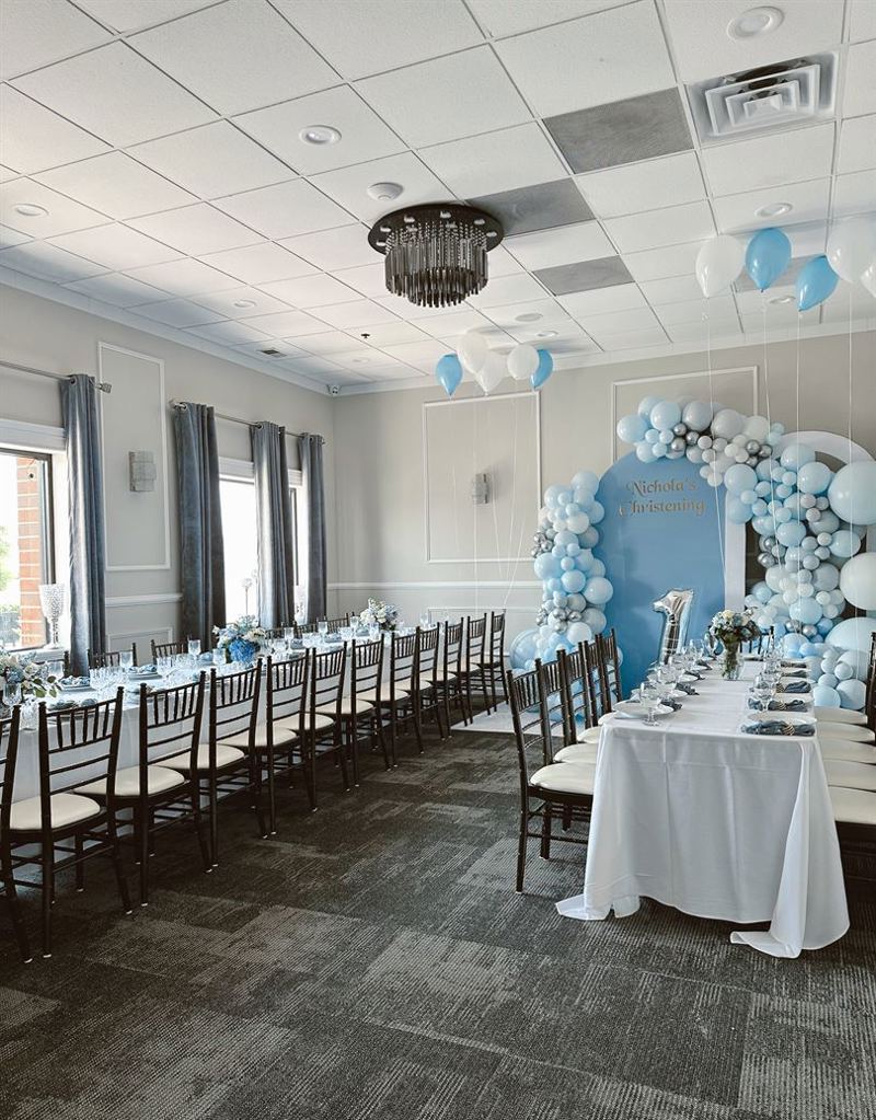 Downers Grove European Restaurant with Banquet Rooms for Family Celebrations