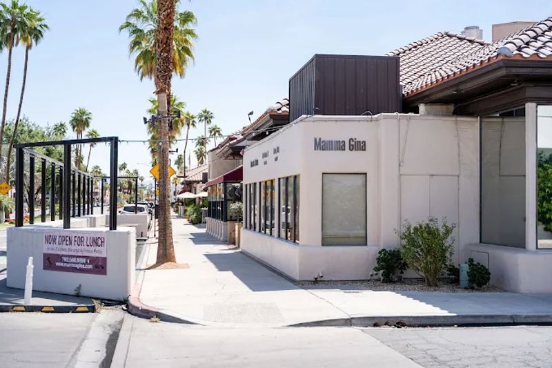 Italian Restaurant with Private Dining on El Paseo