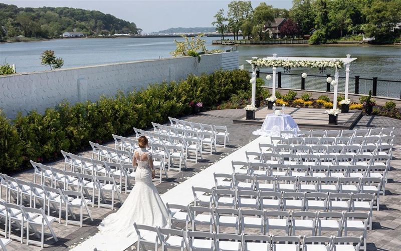 Centerport Waterfront Venue With Pond Views and Modern Ballrooms