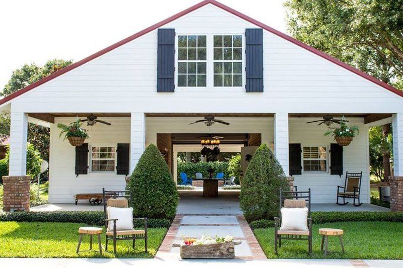 Vero Beach Garden Venue with Barn, Ceremony Island and Bridal Suites