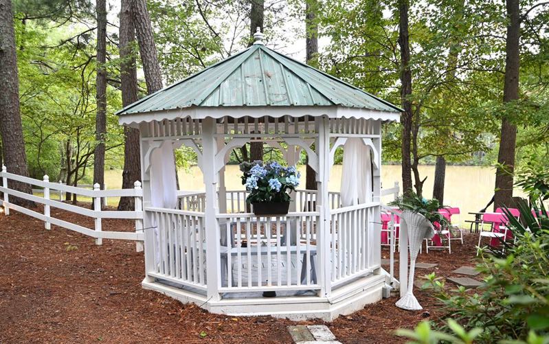 Hotel Meeting Space for Up to 50 With Lakefront Setting and Pavilion in Stockbridge, GA