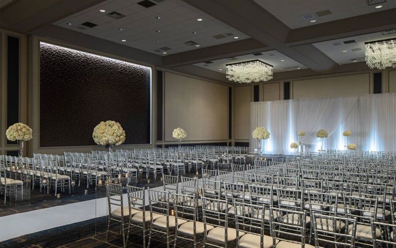 Magnificent Mile Hotel with Major Ballroom and Conference Capacity