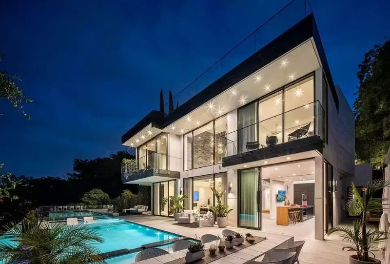 Bel Air Villa with Infinity Pool, Rooftop Garden, and Ocean-to-city Views