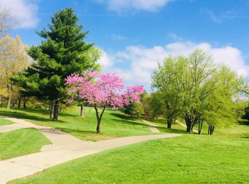 Taylorville Lakeside and Indoor-Outdoor Venue for Events Up to 300 Guests