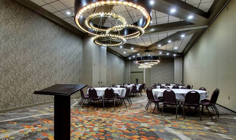 Doubletree By Hilton Mt Vernon Hotel Event Venue in Mount Vernon