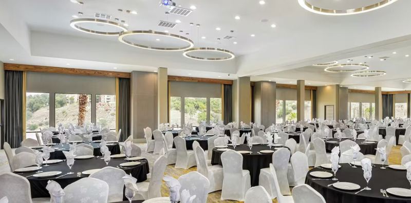 Pomona Hotel Ballroom With Mountain Views and Outdoor Terrace