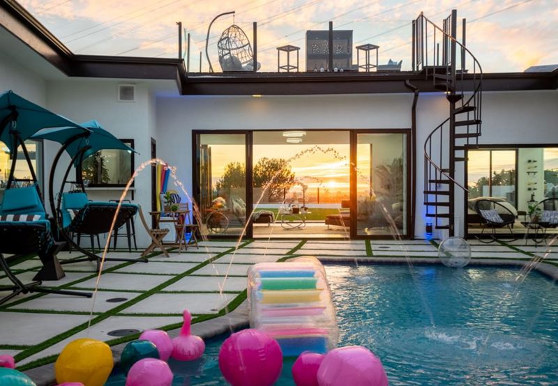 View-heavy Los Angeles Mansion with Pool and Glass-wall Event Space