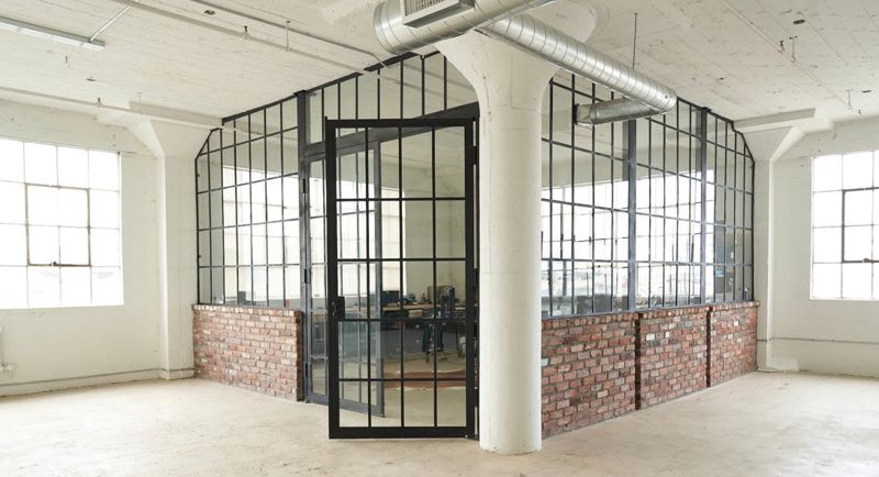 Natural-light Dtla Photo Studio with Cyclorama and Movable Set Walls