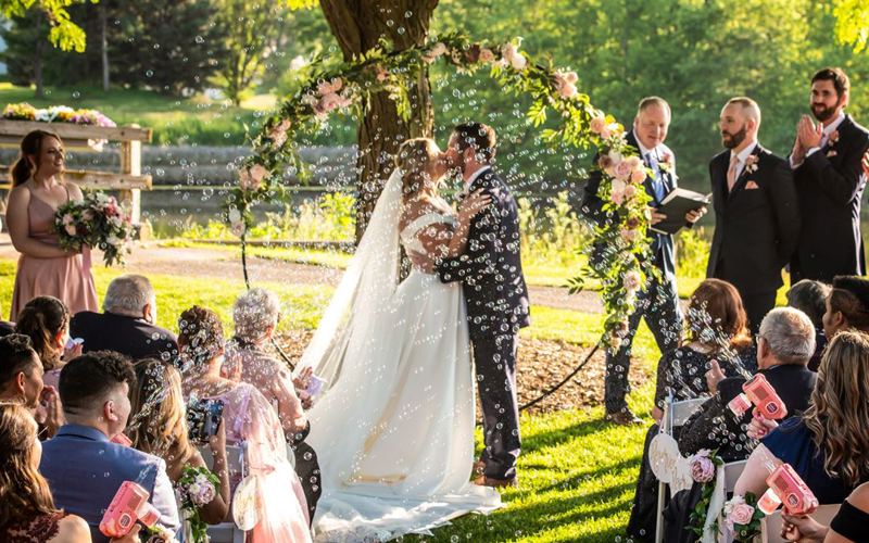 Woodridge Golf Club with Veranda for Weddings and Corporate Gatherings