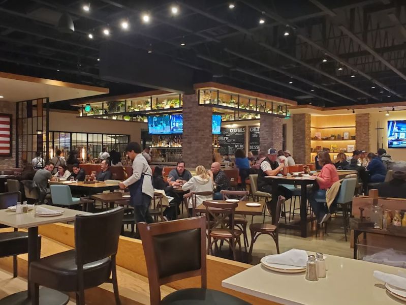 BBQ Roadhouse With Full Bar for Group Events