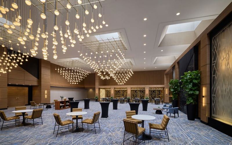 Hoffman Estates Hotel Event Venue With AV Support for Weddings and Company Events