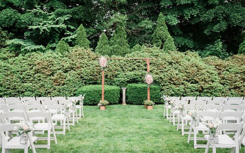 White Plains Mansion and Ballroom With Gardens and Private Grounds