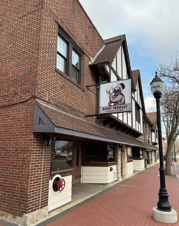 Spacious Suburban Pub with Games and Full Bar for Group Events