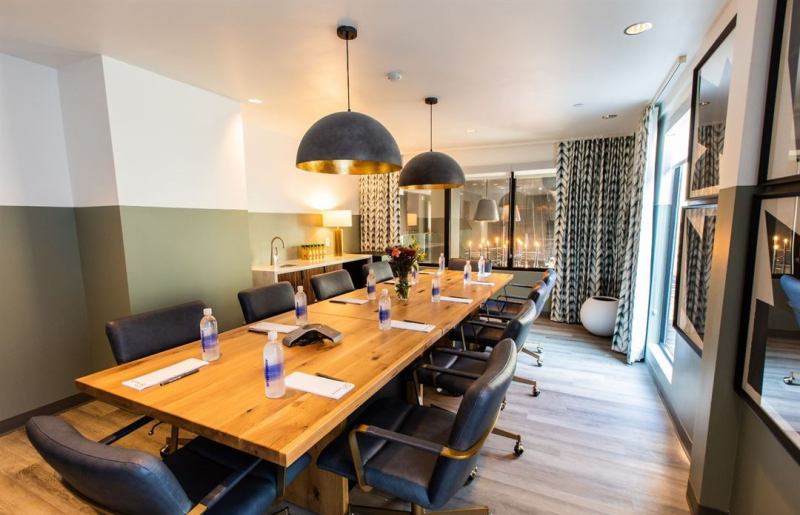 Old Fourth Ward Boutique Hotel With Courtyard, Fire Pit and Cocktail Bar