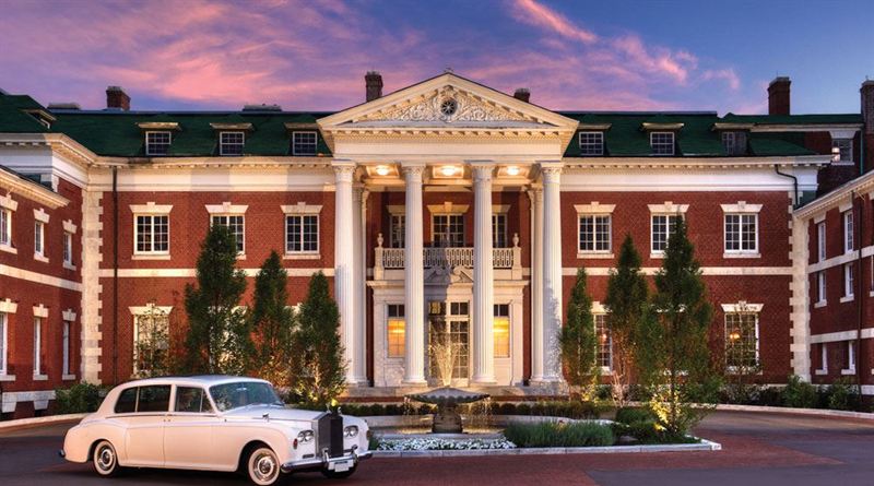 Historic Oakdale Mansion With Lawns and Grand Reception Spaces