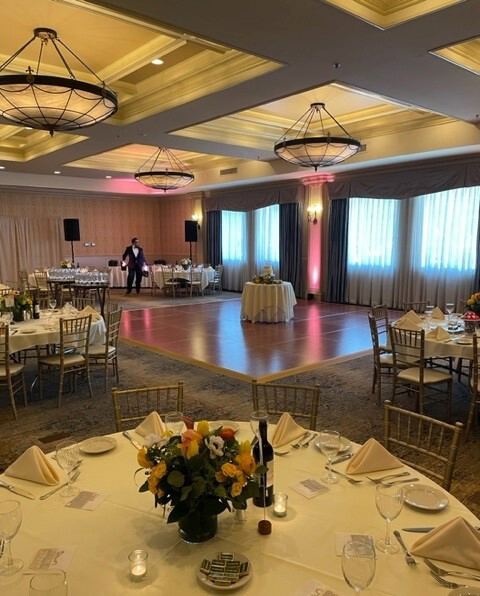 Historic Oak Park Hotel with Banquet Rooms for Weddings and Meetings