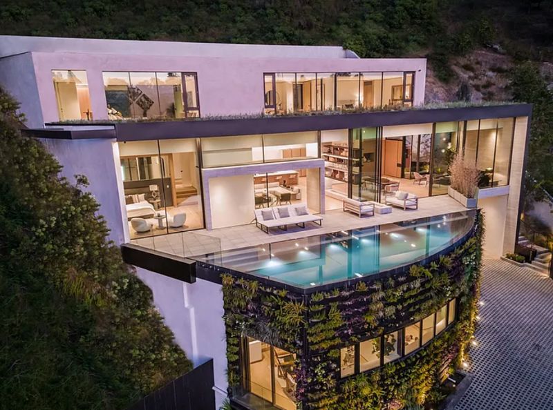 Ultra-modern Mansion with Infinity Pool, Theater, and Rooftop Views