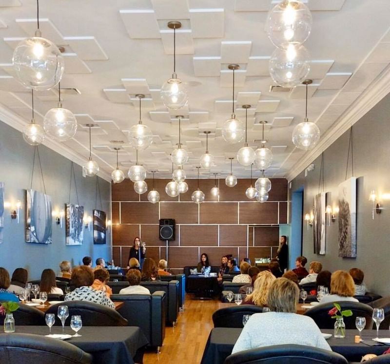 August Hill Winery hotel and event venue in Utica, IL photo