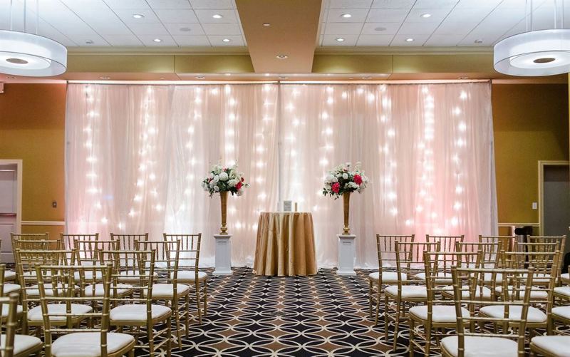 Holiday Inn Hotel Suites East Peoria And Johnny S Italian Steakhouse Hotel Event Venue in East Peoria