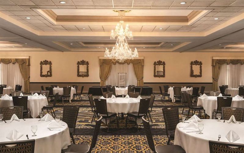 Rockford Hotel Ballroom for Weddings and Corporate Events