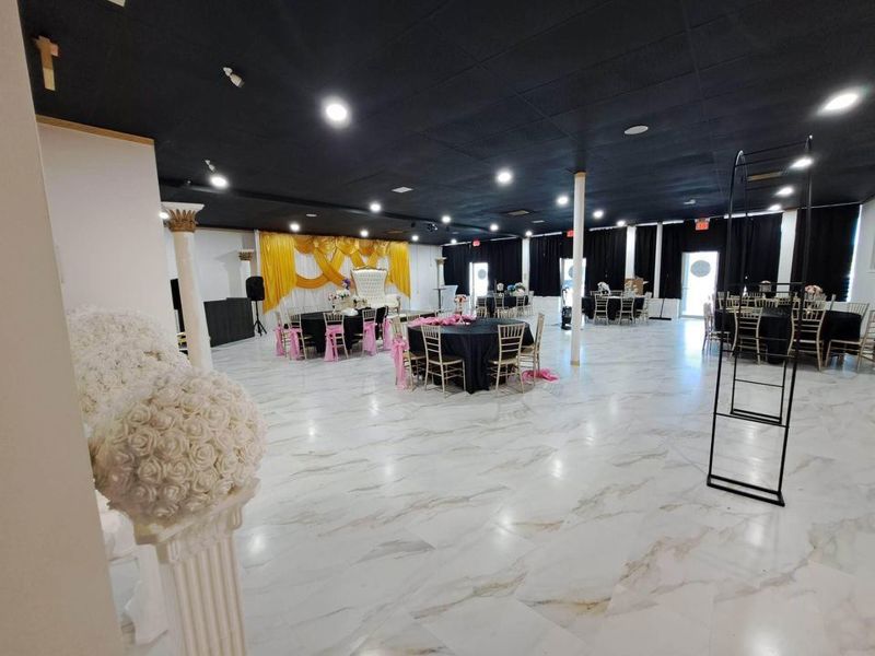 Flexible Port St. Lucie Event Hall with Décor and Beach Wedding Support