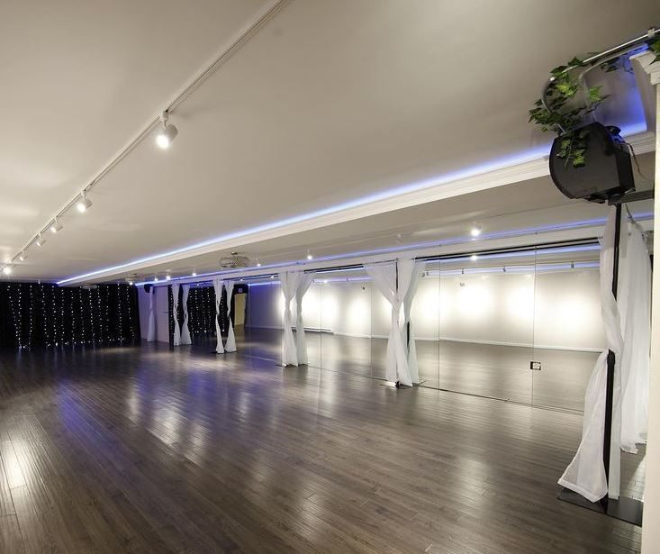 Bushwick Industrial Event Space With Lounge, Bar and Outdoor Murals