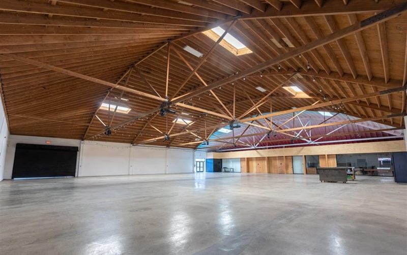 Arts District Warehouse With Open Floor and Indoor-Outdoor Event Flow
