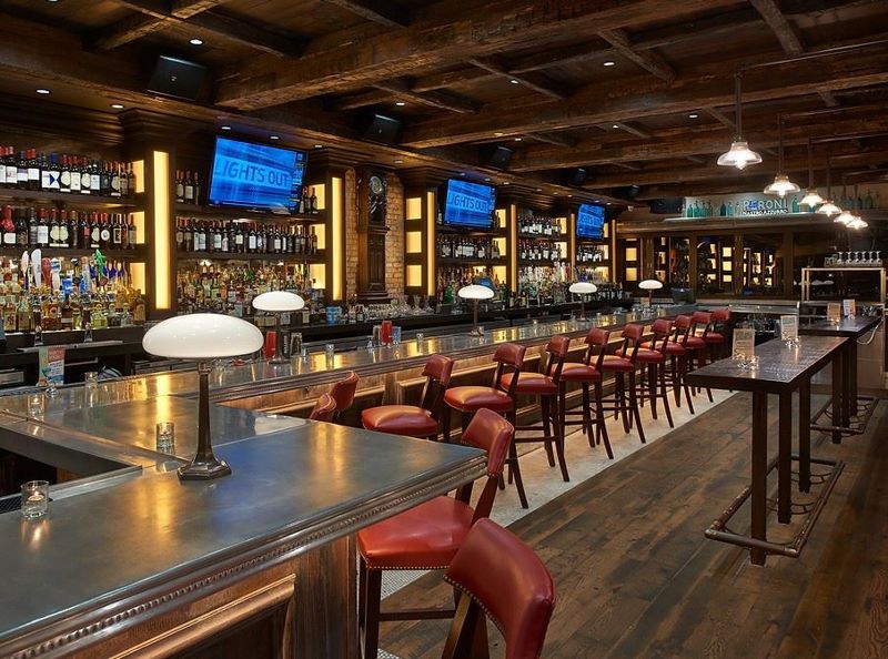Lively Italian Restaurant with Piazza, Full Bar, and Private Event Dining