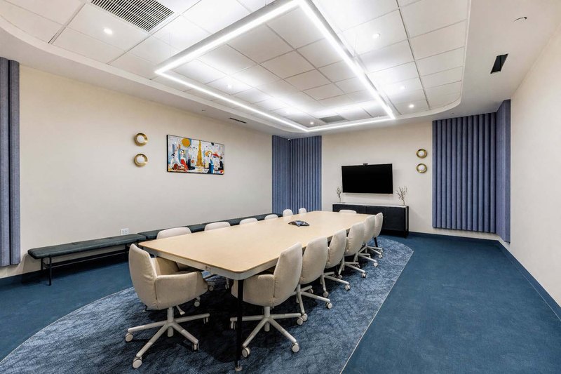 Downtown Brooklyn Room A Meeting Space for 28 Guests