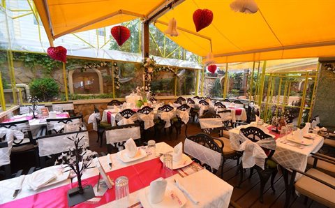 Astoria Garden Café With Indoor and Outdoor Event Areas