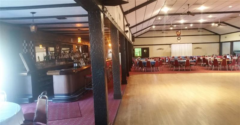 Port Washington Banquet Club With Huge Dance Floor, Stage and Full Bar
