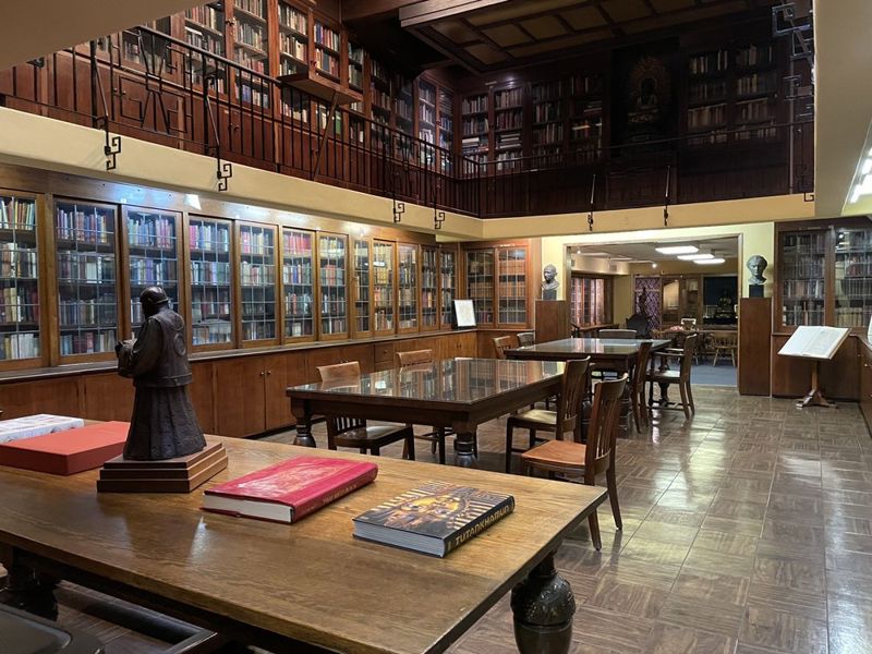 Historic Los Feliz Research Society with Courtyard and Gallery