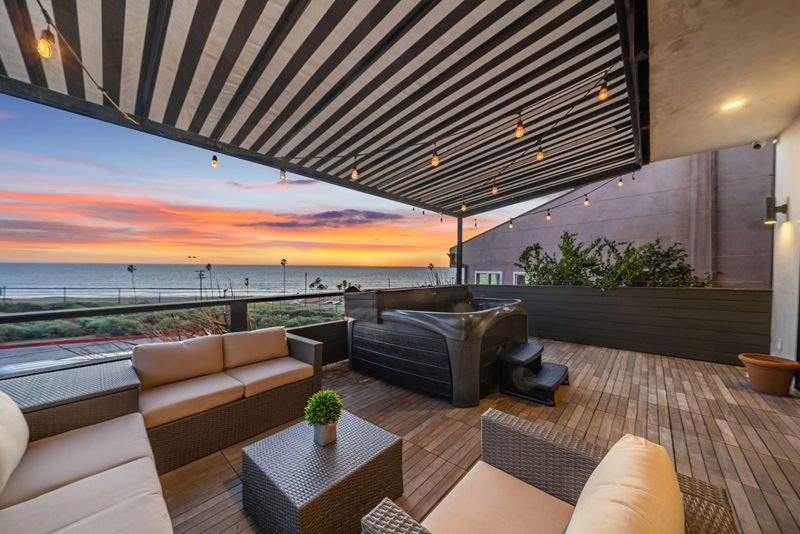Playa Del Rey Mansion with Ocean Views and Balconies