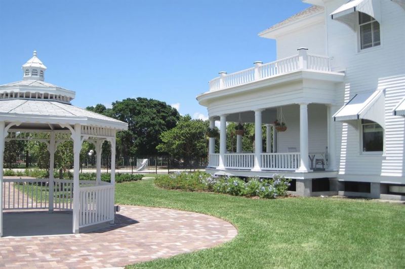 Historic Garden Estate with Pavilion and Courtyard Event Spaces