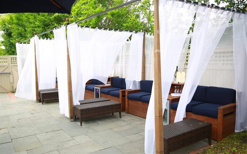 Southampton Nightlife Venue With Patio and Garden Space