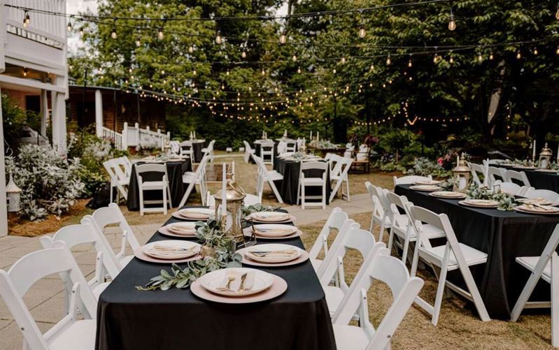 Four Oaks Manor historic farmhouse wedding venue in Buford, GA photo