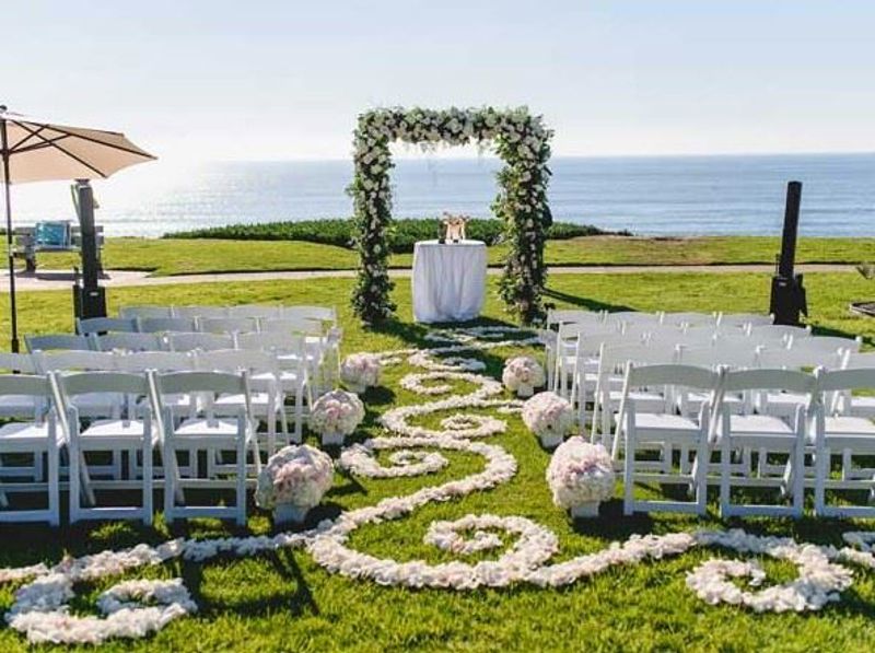 Del Mar Coastal Resort Venue with Terraces, Ocean Views and Garden Spaces