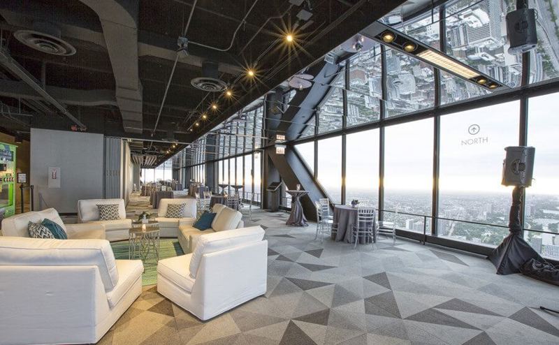 Skyline Observation Venue with Panoramic Views for Receptions and Corporate Events