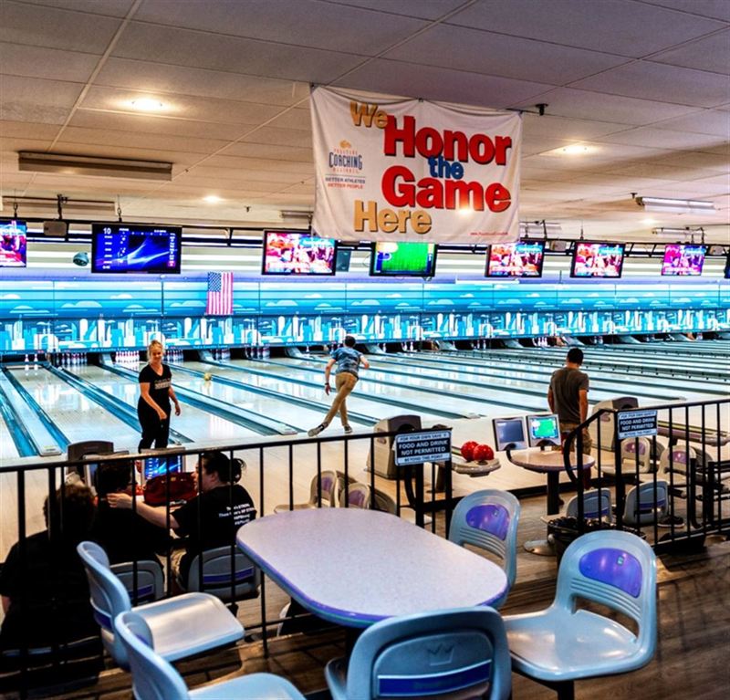 Staten Island Bowling Venue With Arcade, Food, Bar, and Large Group Event Packages