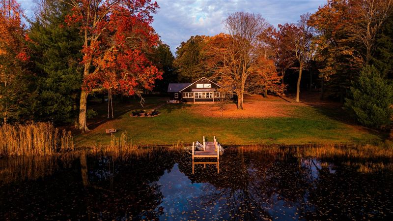 Private Bernhards Bay Retreat With Woods, Water and Event Spaces