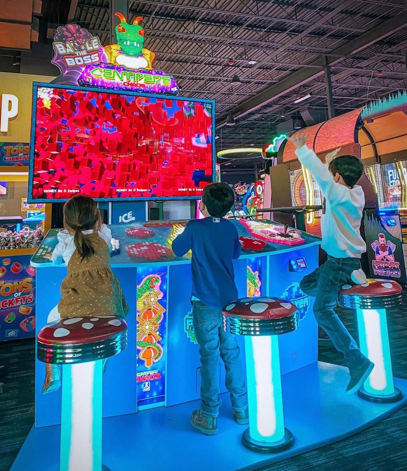 Massive Arcade and Game Venue for Parties, Meetings and Team Events