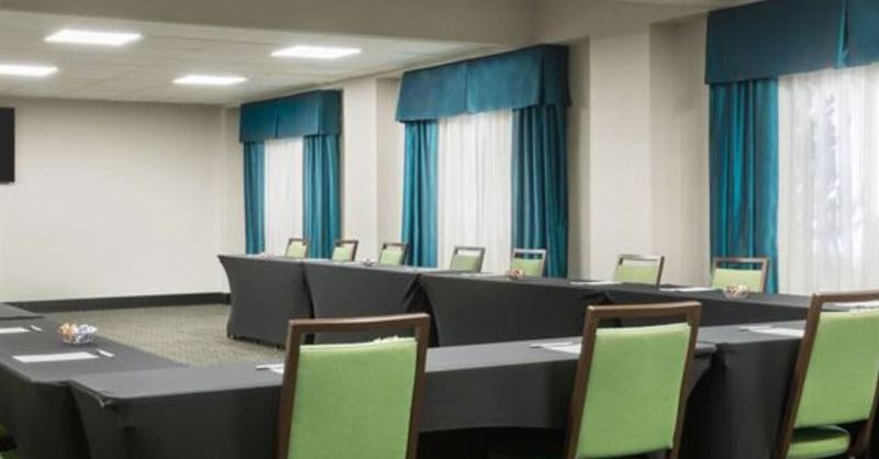 Full-Service Hotel With Catering, Meeting Space and Guest Rooms for Groups Up to 60