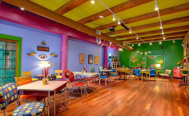 Colorful West Loop Meeting Venue for Teams, Celebrations and Workshops