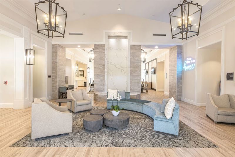 Palm Beach Gardens Suite Hotel with Meeting Room and Courtyard