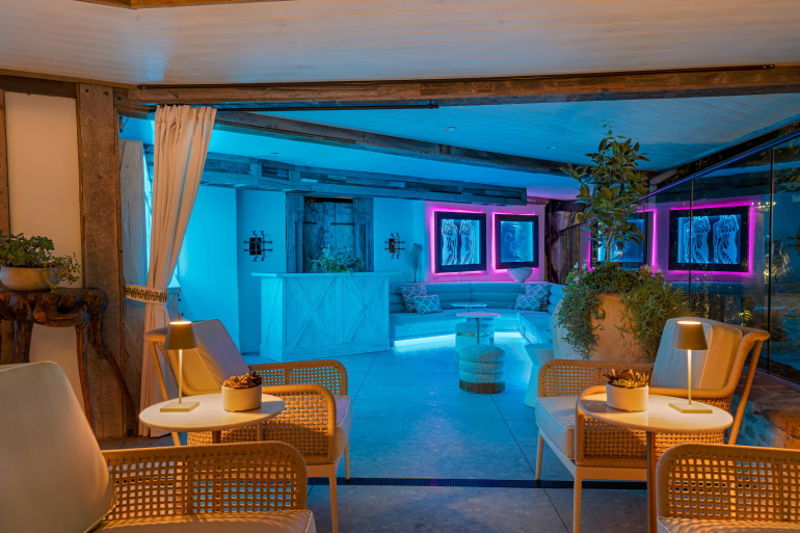 Nightlife Venue With Cocktails and Private Party Space